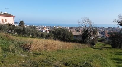 Terreno di 1.947 m² in Tortoreto (64018)