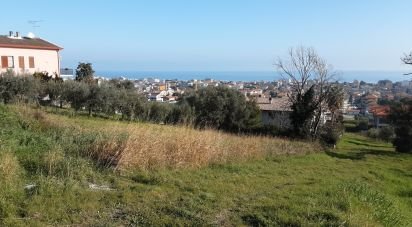 Terreno di 1.947 m² in Tortoreto (64018)