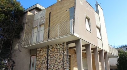 Casa indipendente / Villa 9 locali di 200 m² in Sant'Elpidio a Mare (63811)
