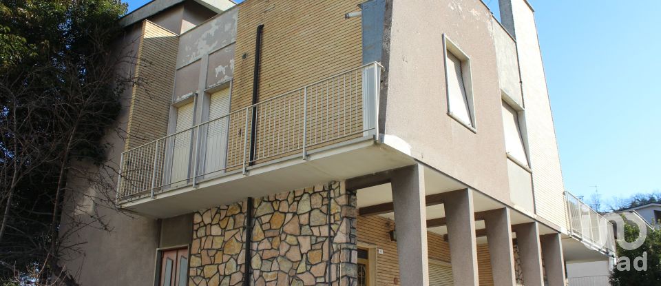 Casa indipendente / Villa 9 locali di 200 m² in Sant'Elpidio a Mare (63811)