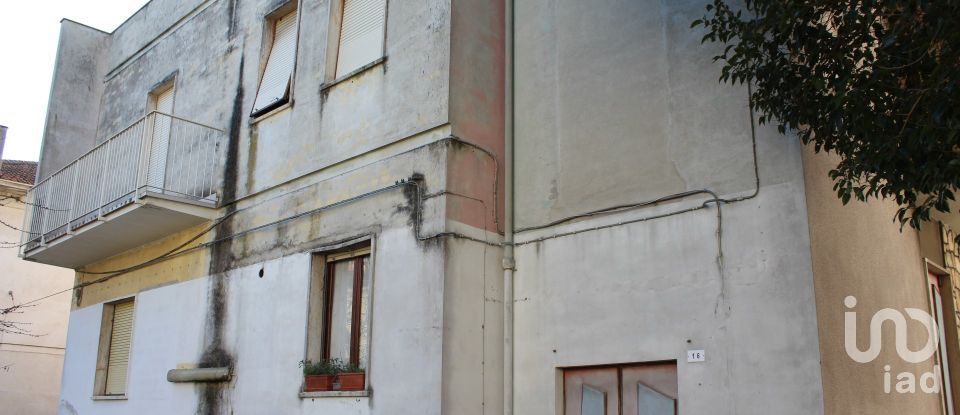 Casa indipendente / Villa 9 locali di 200 m² in Sant'Elpidio a Mare (63811)