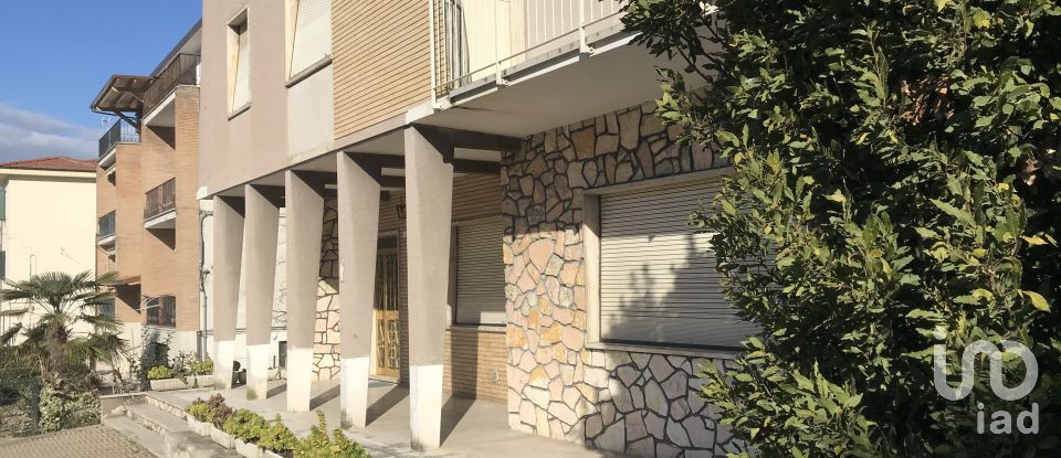 Casa indipendente / Villa 9 locali di 200 m² in Sant'Elpidio a Mare (63811)