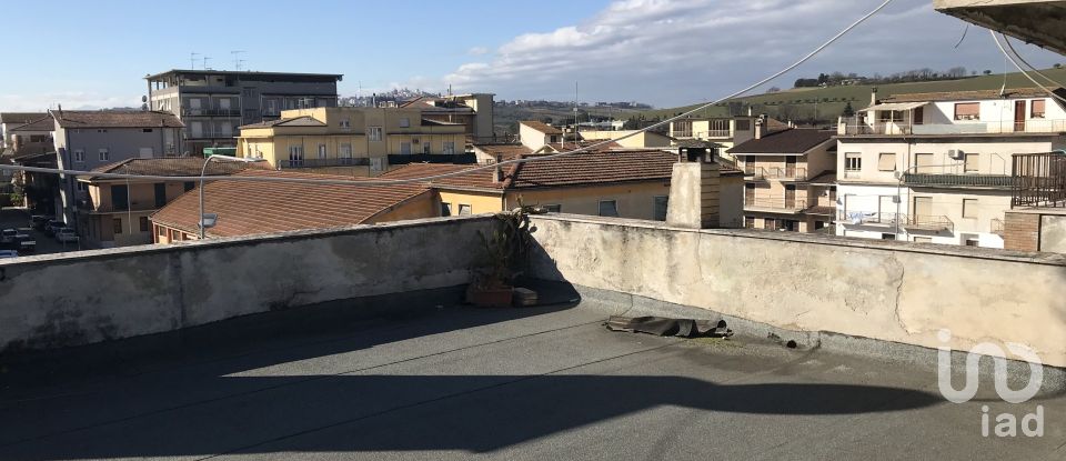 Casa indipendente / Villa 9 locali di 200 m² in Sant'Elpidio a Mare (63811)