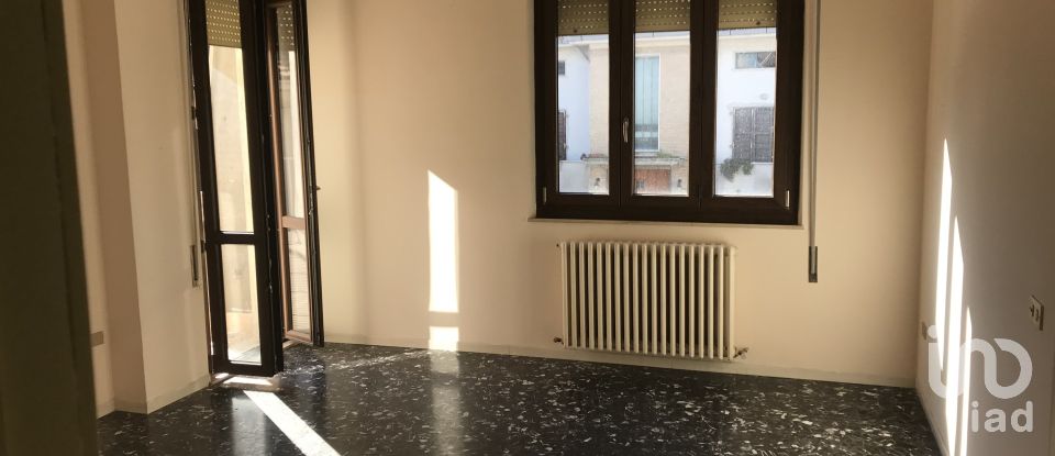 Casa indipendente / Villa 9 locali di 200 m² in Sant'Elpidio a Mare (63811)