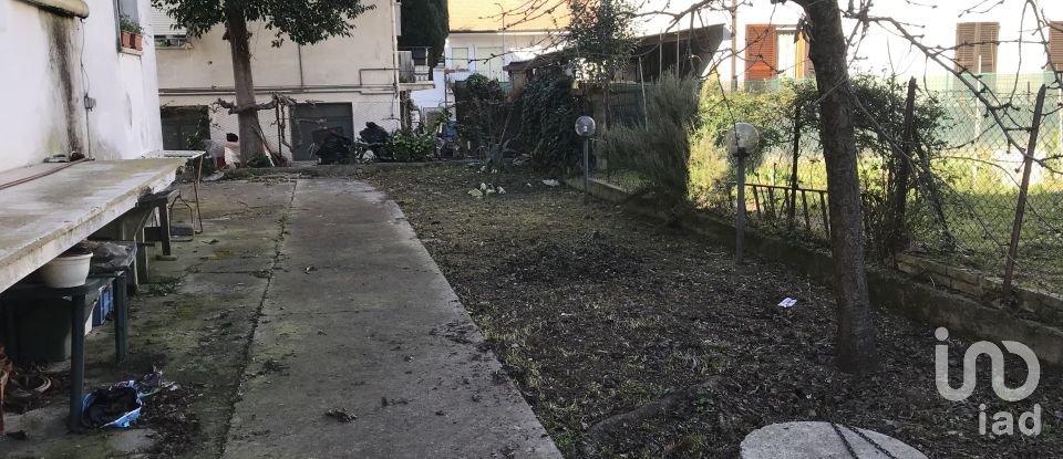 Casa indipendente / Villa 9 locali di 200 m² in Sant'Elpidio a Mare (63811)