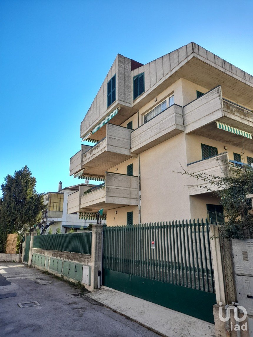 Quadrilocale di 75 m² a Roseto degli Abruzzi (64026)