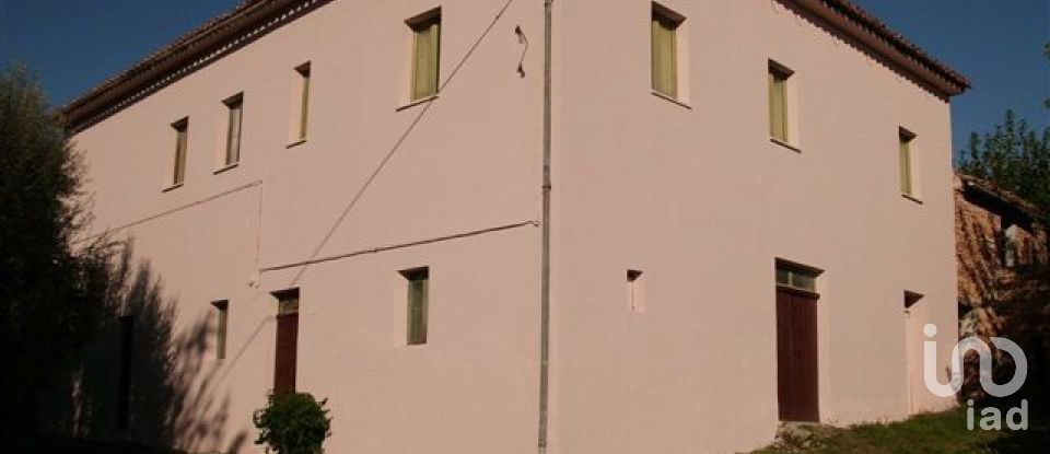 Barn conversion 10 rooms of 570 m² in Castelleone di Suasa (60010)