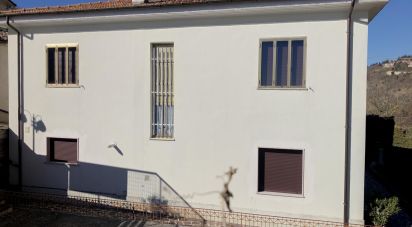 Casa indipendente / Villa 7 locali di 190 m² in Apecchio (61042)
