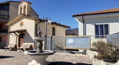 Casa 7 locali di 190 m² in Apecchio (61042)