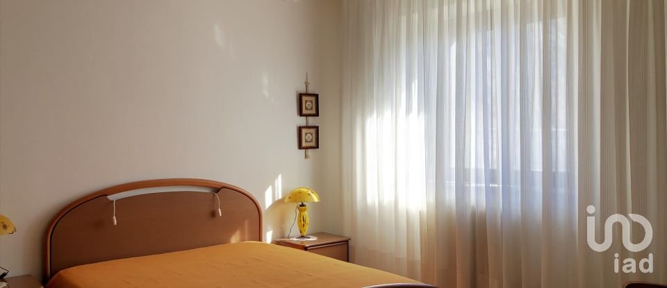 House 7 rooms of 190 m² in Apecchio (61042)