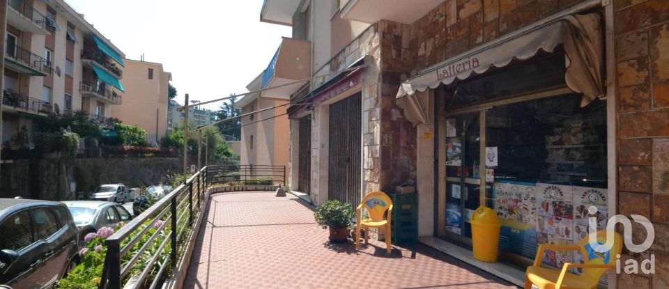Negozio / locale commerciale di 52 m² in Genova (16156)