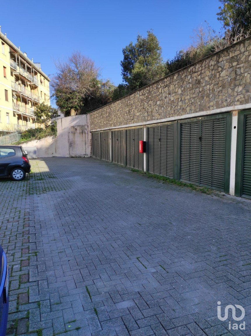 Posto auto/Box di 15 m² in Genova (16141)
