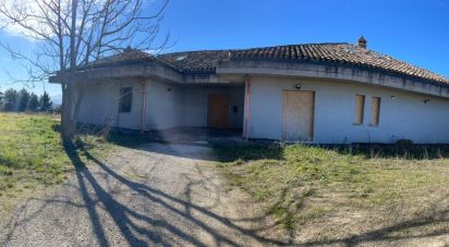 Casa indipendente 8 locali di 216 m² in Teramo (64100)