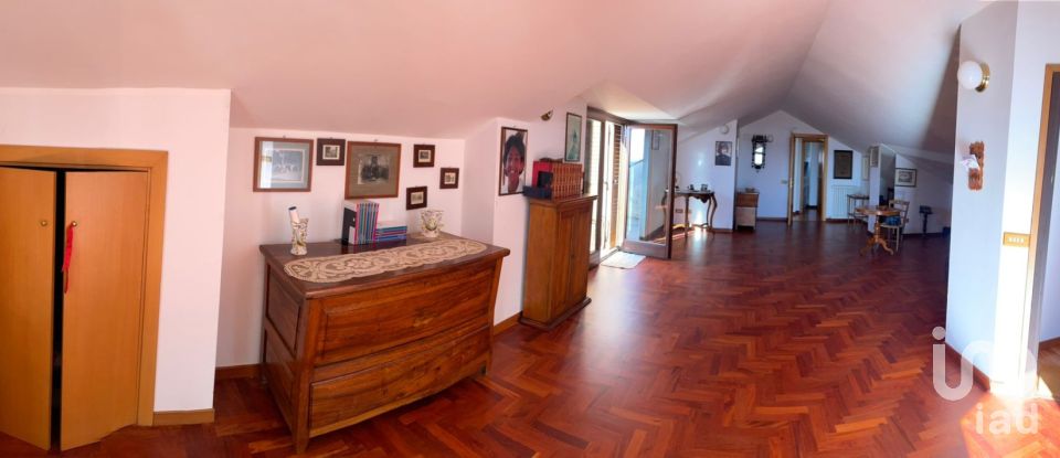 Casa indipendente 8 locali di 216 m² in Teramo (64100)