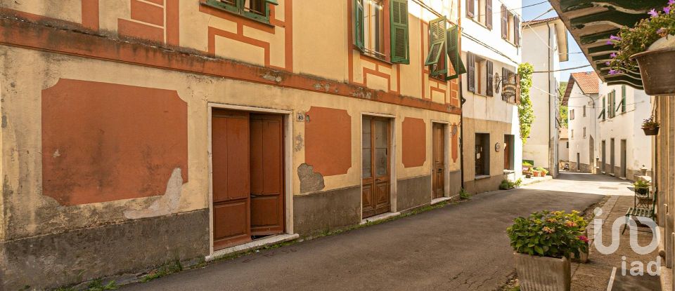 Shop / premises commercial of 53 m² in Fontanigorda (16023)