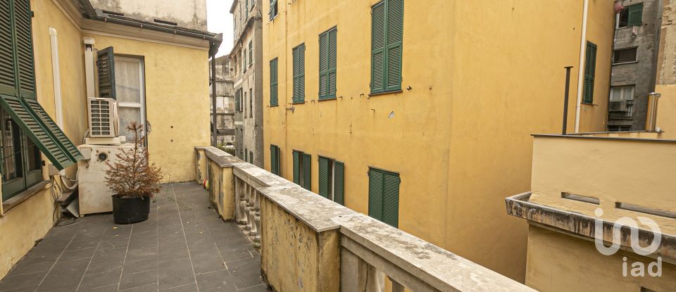 Apartment 11 rooms of 240 m² in Genova (16126)