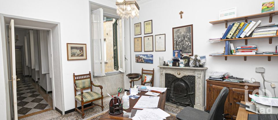 Apartment 11 rooms of 240 m² in Genova (16126)