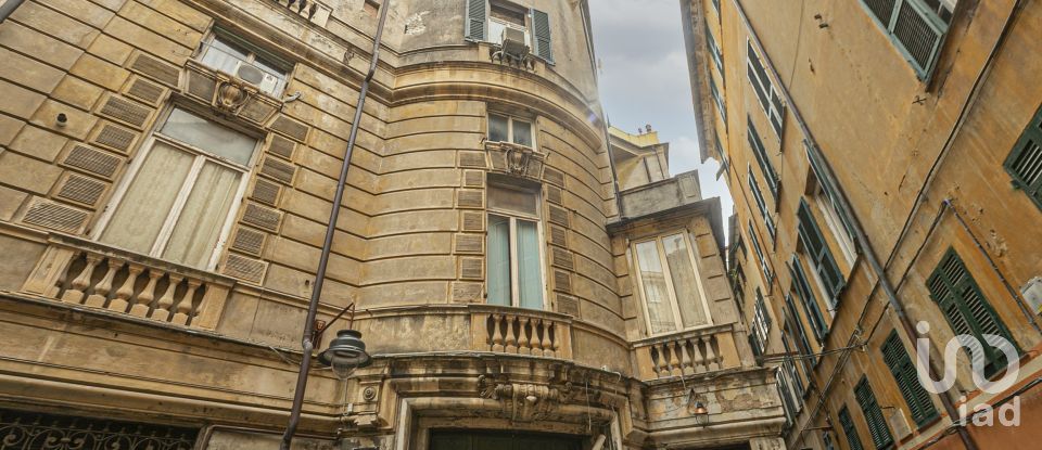 Appartamento 11 locali di 240 m² a Genova (16126)