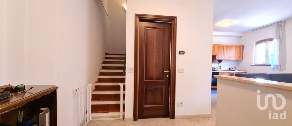 Apartment 5 rooms of 75 sq m in Borghetto Santo Spirito (17052)
