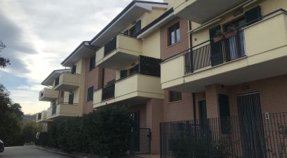 Apartment 6 rooms of 130 sq m in Rapagnano (63831)
