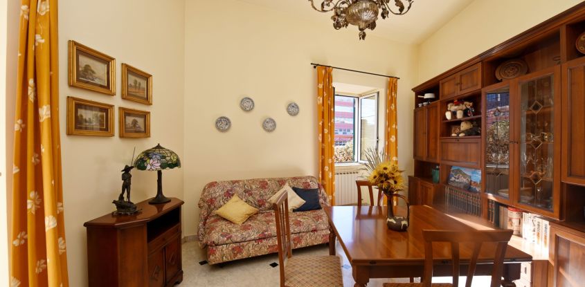 Appartamento 6 locali di 106 m² a Genova (16149)