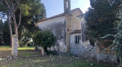 Proprietà terriera 99 locali di 12.685 m² in Colonnella (64010)