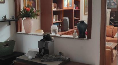 Casa indipendente / Villa 5 locali di 100 m² in Lequile (73010)