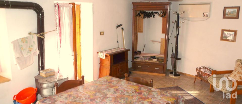 House 6 rooms of 106 m² in Valprato Soana (10080)