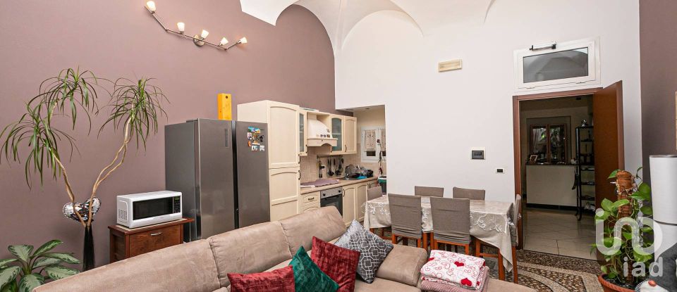 Apartment 7 rooms of 200 sq m in Genova (16123)