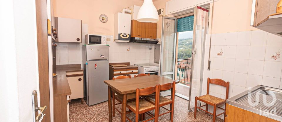 Apartment 5 rooms of 90 m² in Genova (16163)
