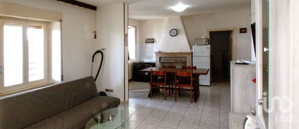 Four-room apartment of 106 m² in Morro d'Oro (64020)