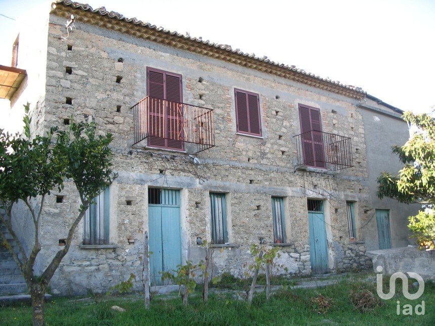 Rustico 6 locali di 160 m² in Serra d'Aiello (87030)