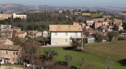 Casa indipendente / Villa 6 locali di 150 m² in Montottone (63843)