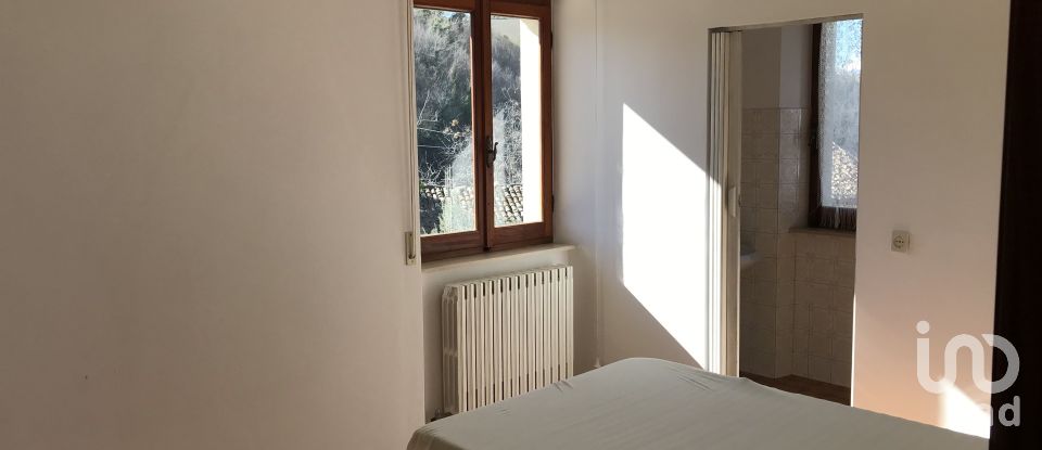 Casa indipendente / Villa 6 locali di 150 m² in Montottone (63843)