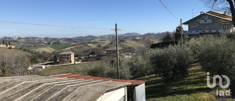 Casa indipendente / Villa 6 locali di 150 m² in Montottone (63843)