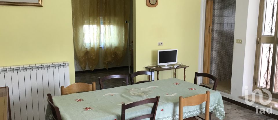 Casa indipendente / Villa 6 locali di 150 m² in Montottone (63843)