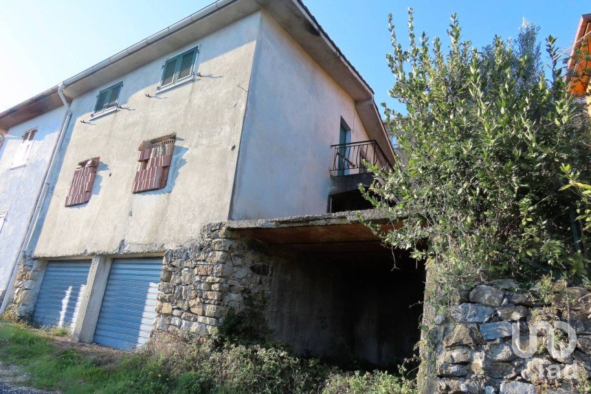 Townhouse 7 rooms of 183 m² in Sesta Godano (19020)