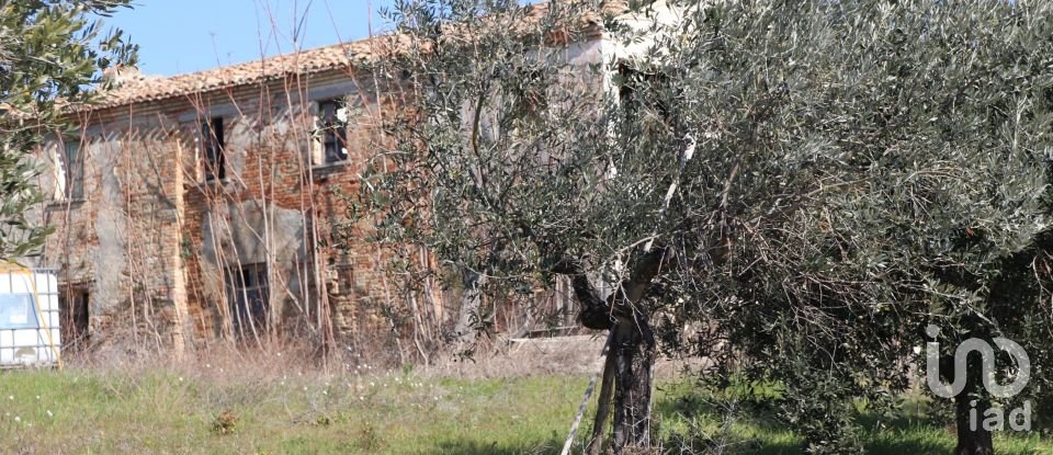 Country house 10 rooms of 400 m² in Colonnella (64010)