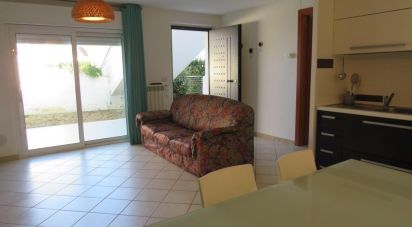 Apartment 7 rooms of 116 m² in Pineto (64025)