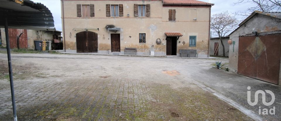 Town house 9 rooms of 221 m² in Monsano (60030)