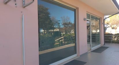 Shop / premises commercial of 60 sq m in Pescara (65125)