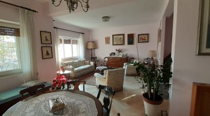 Apartment 8 rooms of 166 sq m in Caserta (81022)