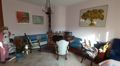 Appartamento 8 locali di 166 m² a Caserta (81022)