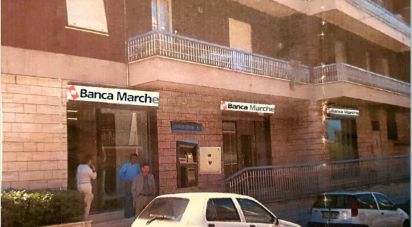 Uffici di 250 m² in Ancona (60121)
