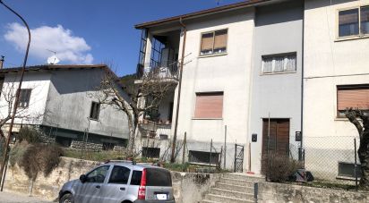 Three-room apartment of 70 sq m in Apecchio (61042)
