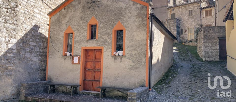 Casa di paese 4 locali di 90 m² in Cagli (61043)