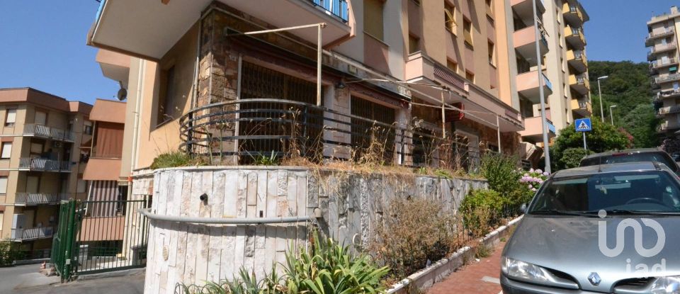 Negozio / locale commerciale di 36 m² in Genova (16156)