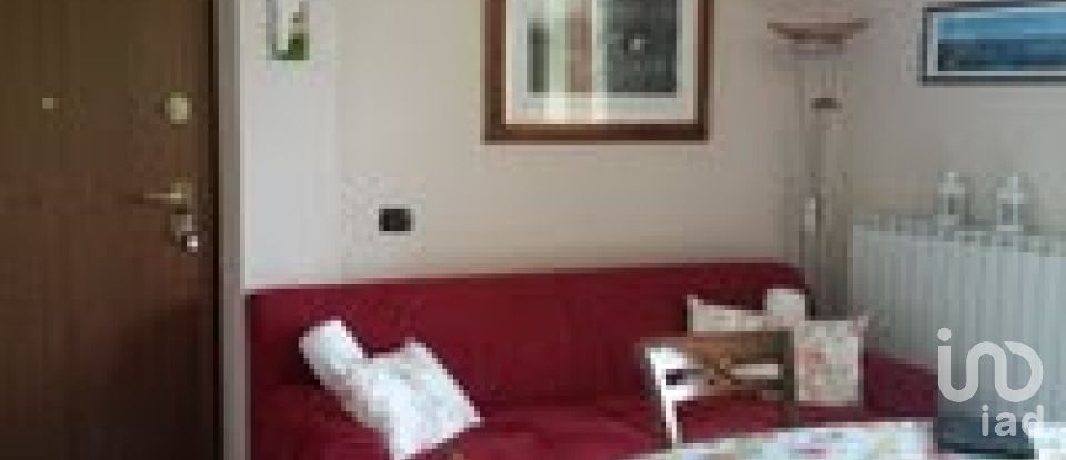 Three-room apartment of 100 sq m in Lanzo d'Intelvi (22024)