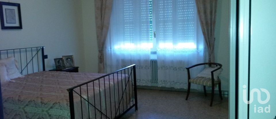 Four-room apartment of 210 sq m in Silvi (64028)