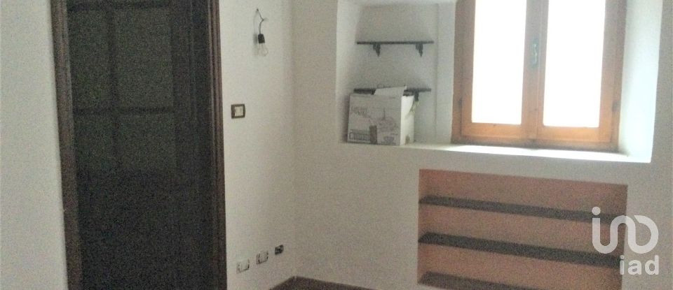 Four-room apartment of 85 m² in Aulla (54011)